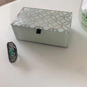 Jewelry box